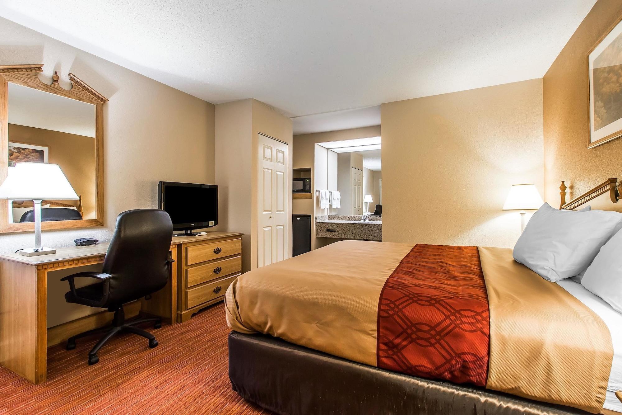 Econo Lodge Inn & Suites University Хантсвилл Экстерьер фото