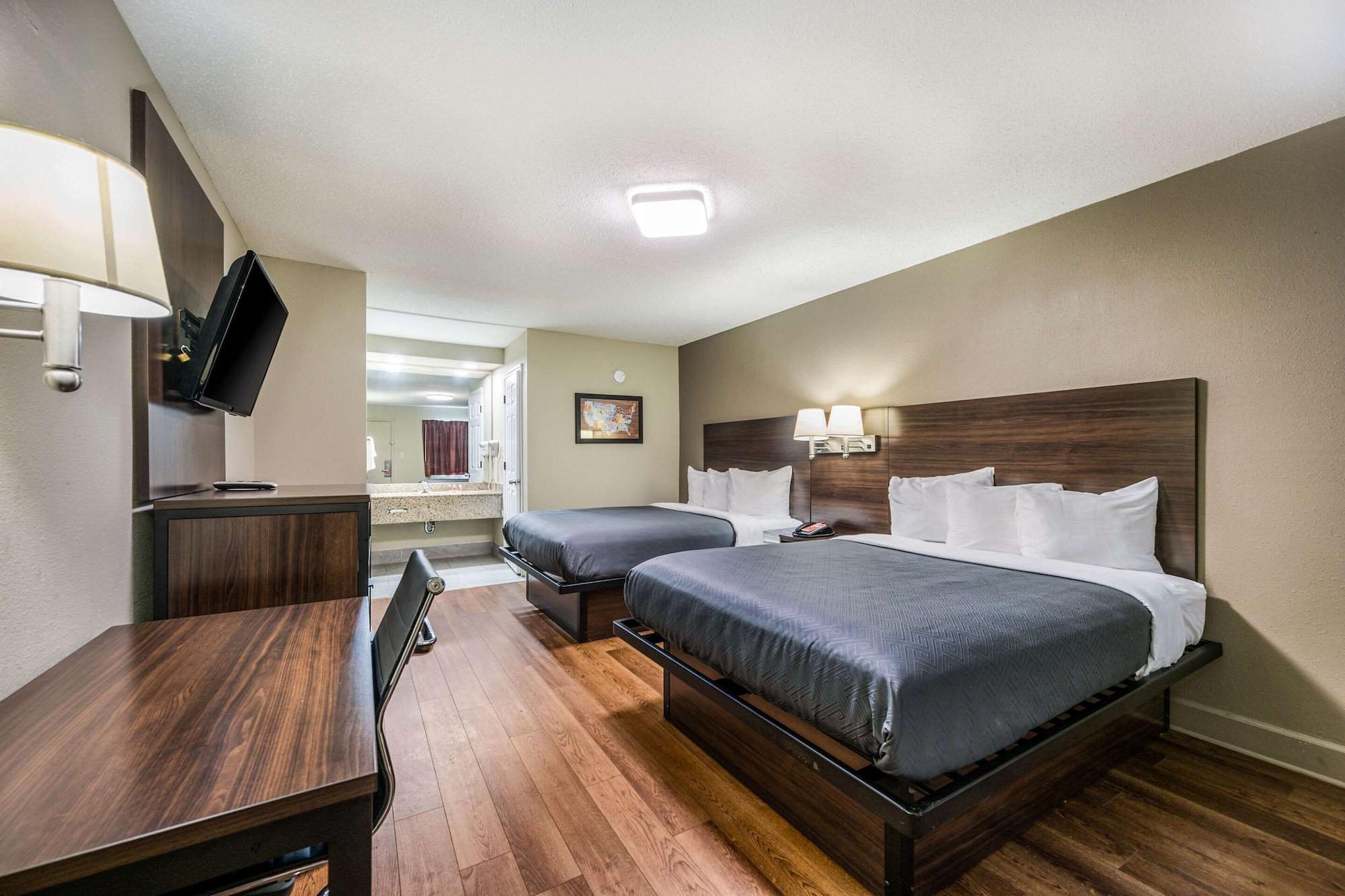 Econo Lodge Inn & Suites University Хантсвилл Экстерьер фото