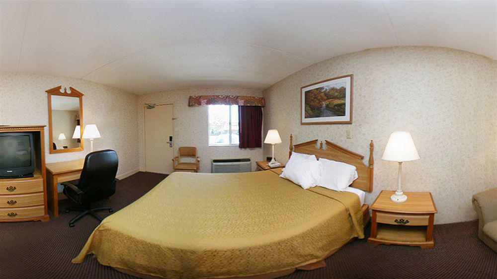 Econo Lodge Inn & Suites University Хантсвилл Экстерьер фото